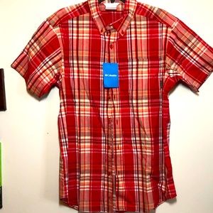 Columbia Button-down Shirt; size M